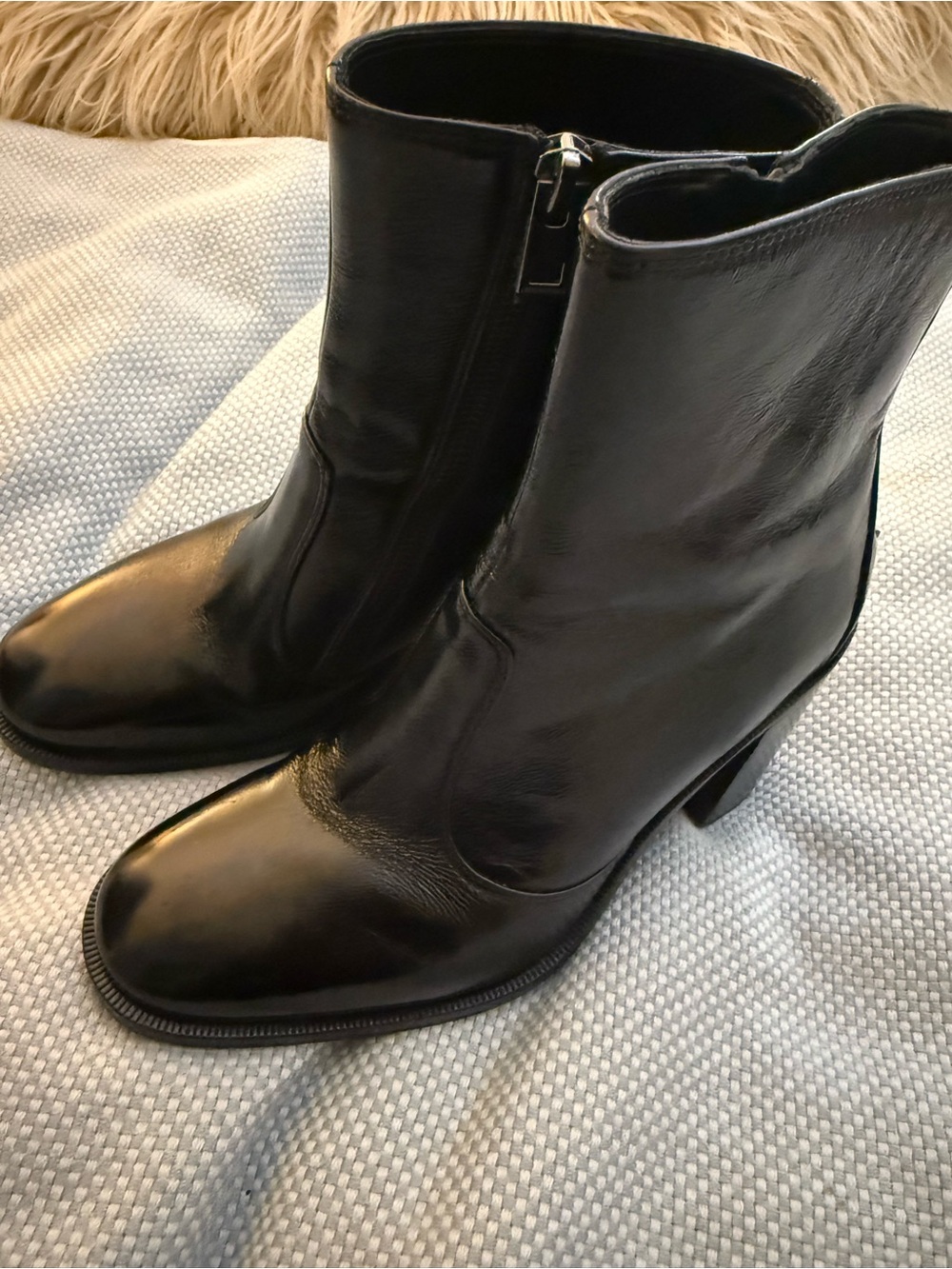 Zadig & Voltaire Black Leather Mid-Heel Ankle Boots